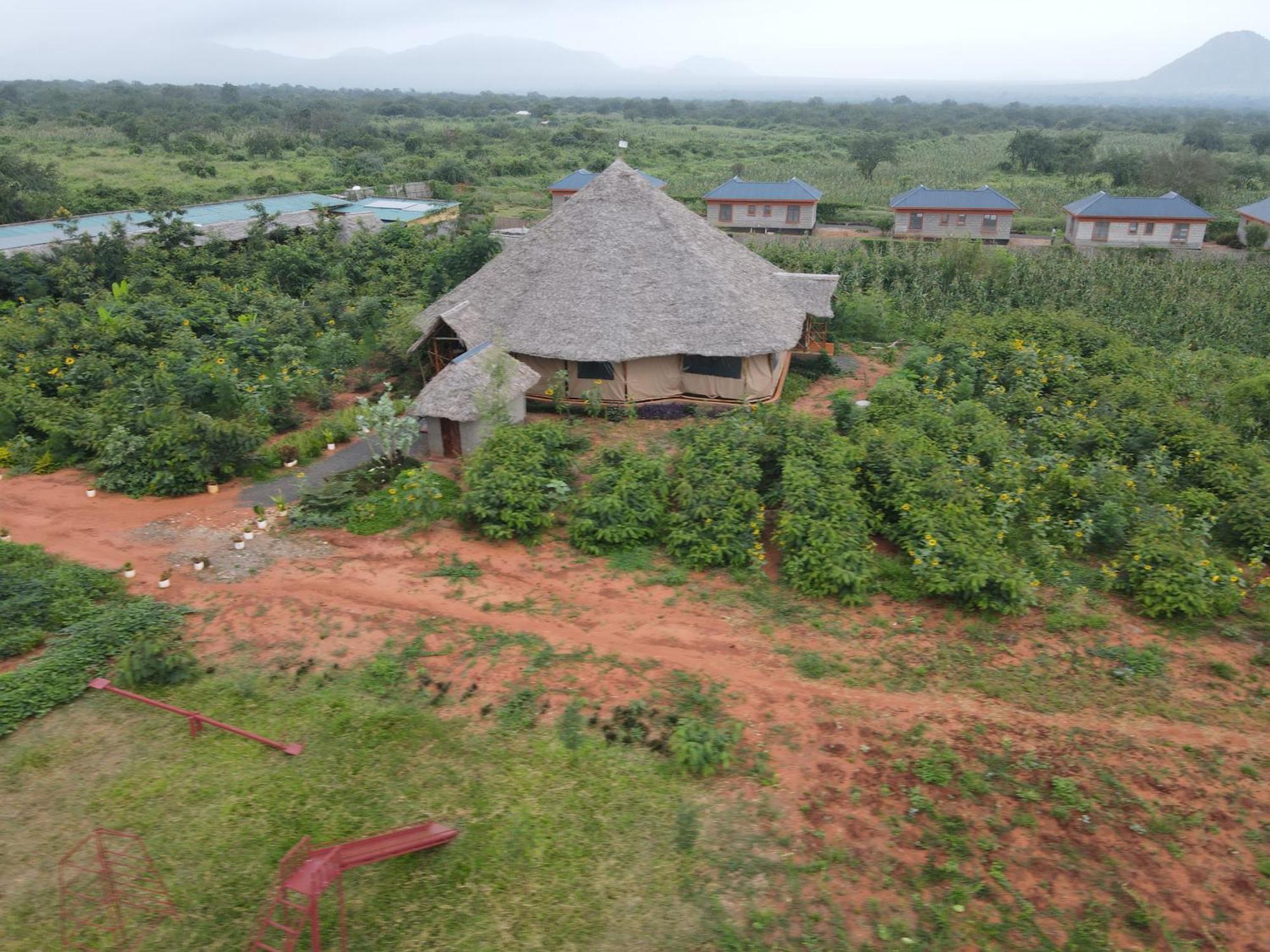 Tausa Tsavo Eco Lodge Voi Exterior photo
