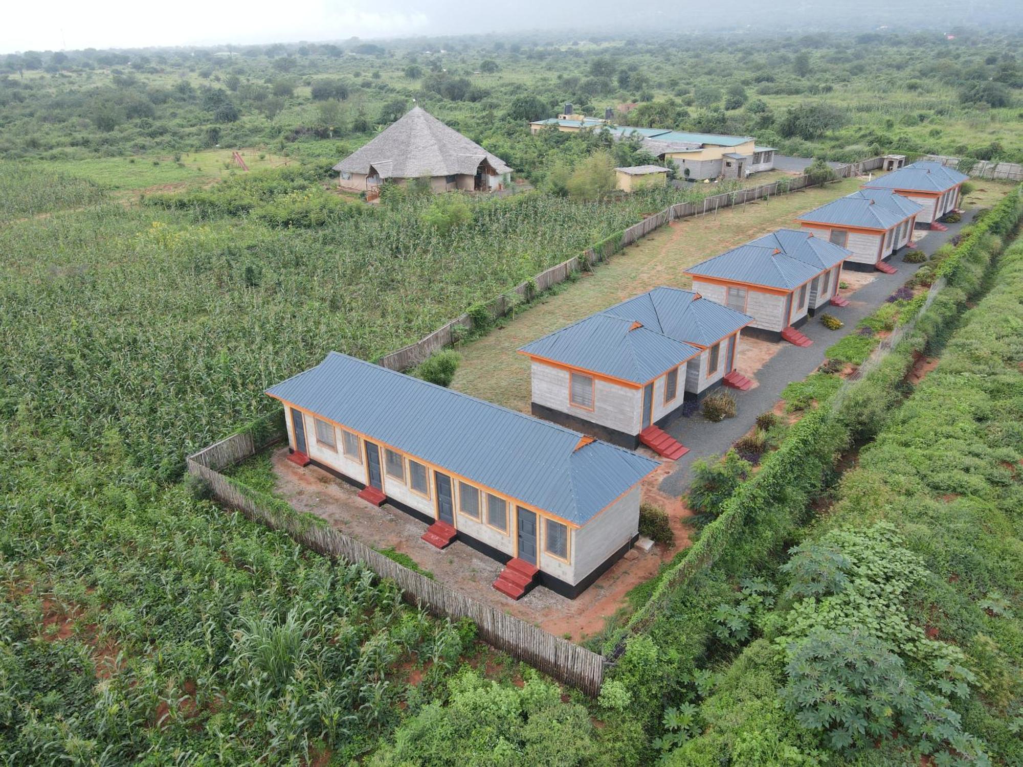 Tausa Tsavo Eco Lodge Voi Exterior photo